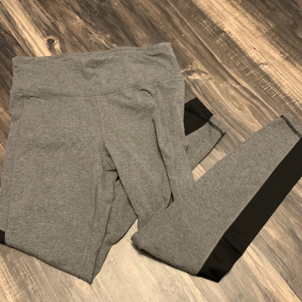 Grey yoga pants